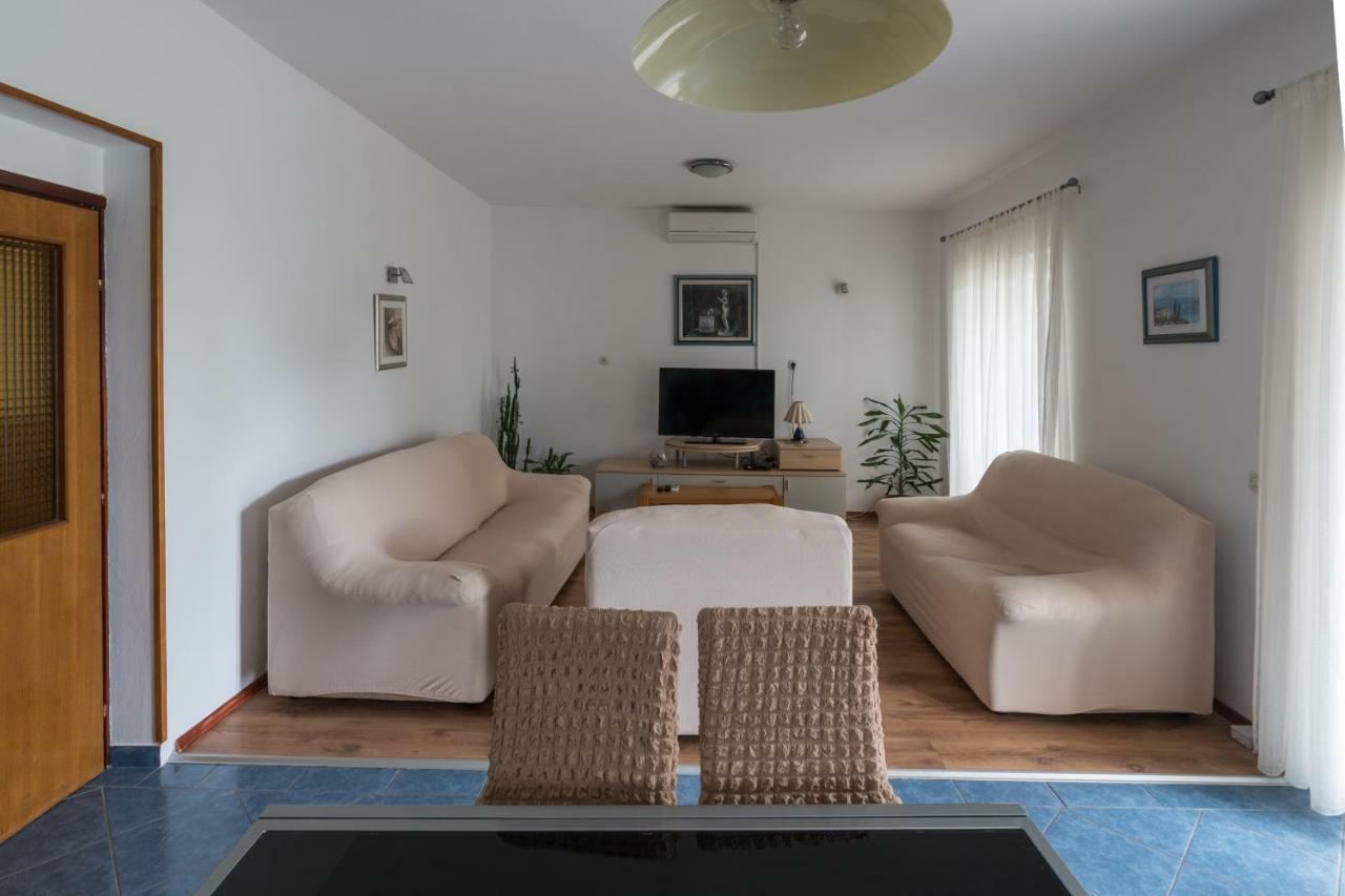 Apartman Bilac โวดีเซ ภายนอก รูปภาพ